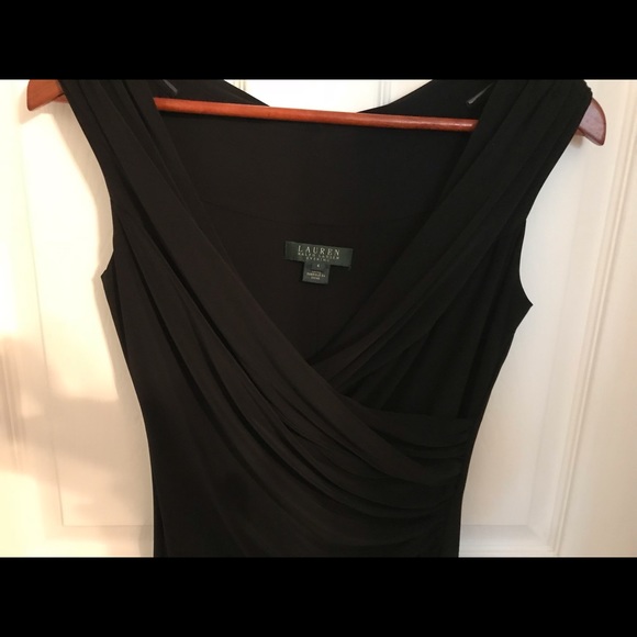 Ralph Lauren Evening: Black gown. - Picture 2 of 6